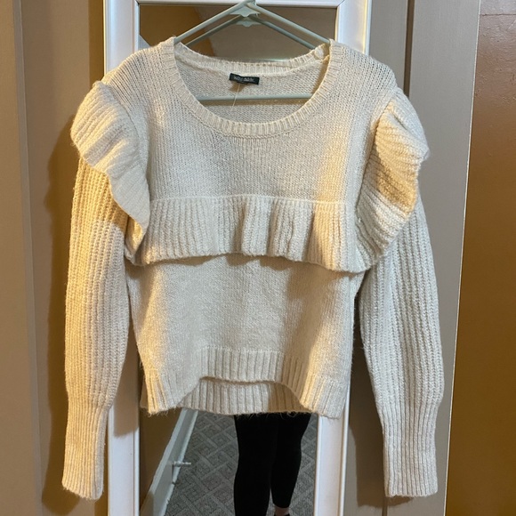 Cream Ruffled Target sweater nwt - Picture 1 of 1